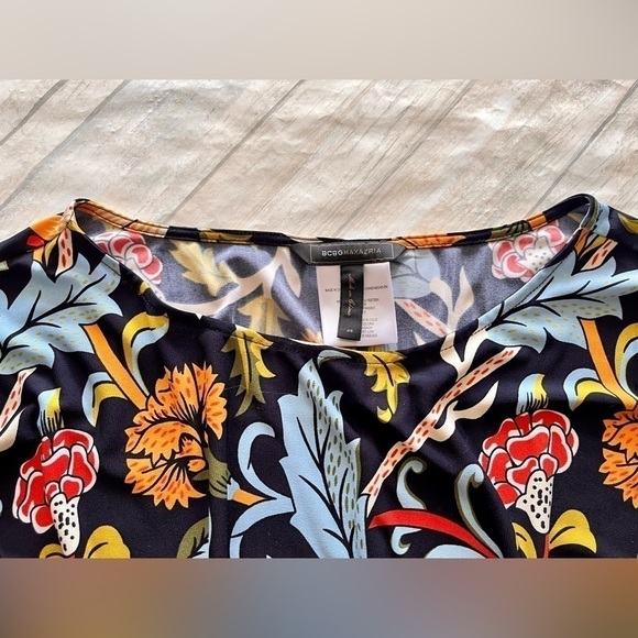 BCBGMAXAZRIA TROPICAL FLORAL VACATION MINI DRESS - Picture 3 of 4